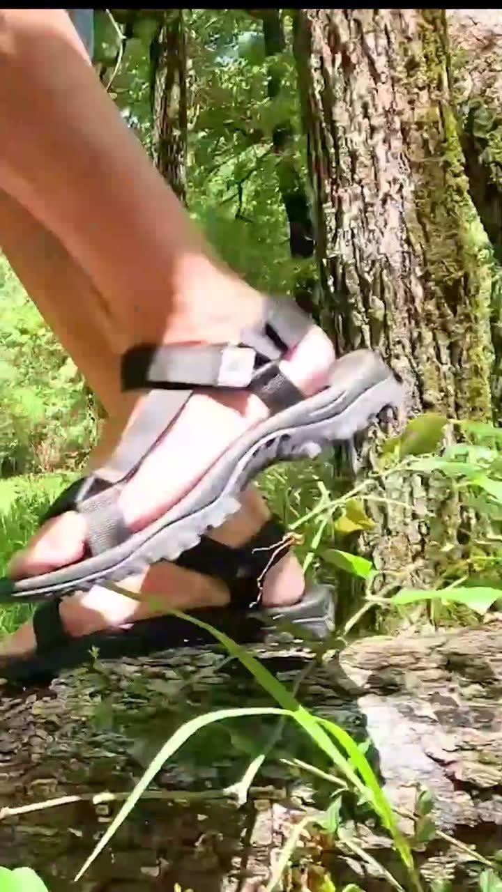 CAMEL CROWN Hiking Sport Sandals for Men Anti-skidding Water Sandals…